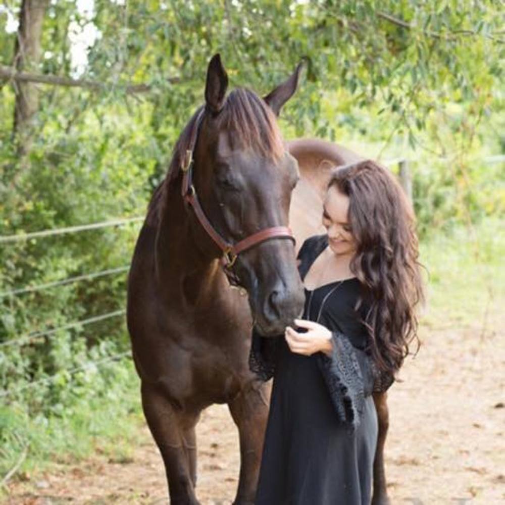 Meet your Posher, Hannah